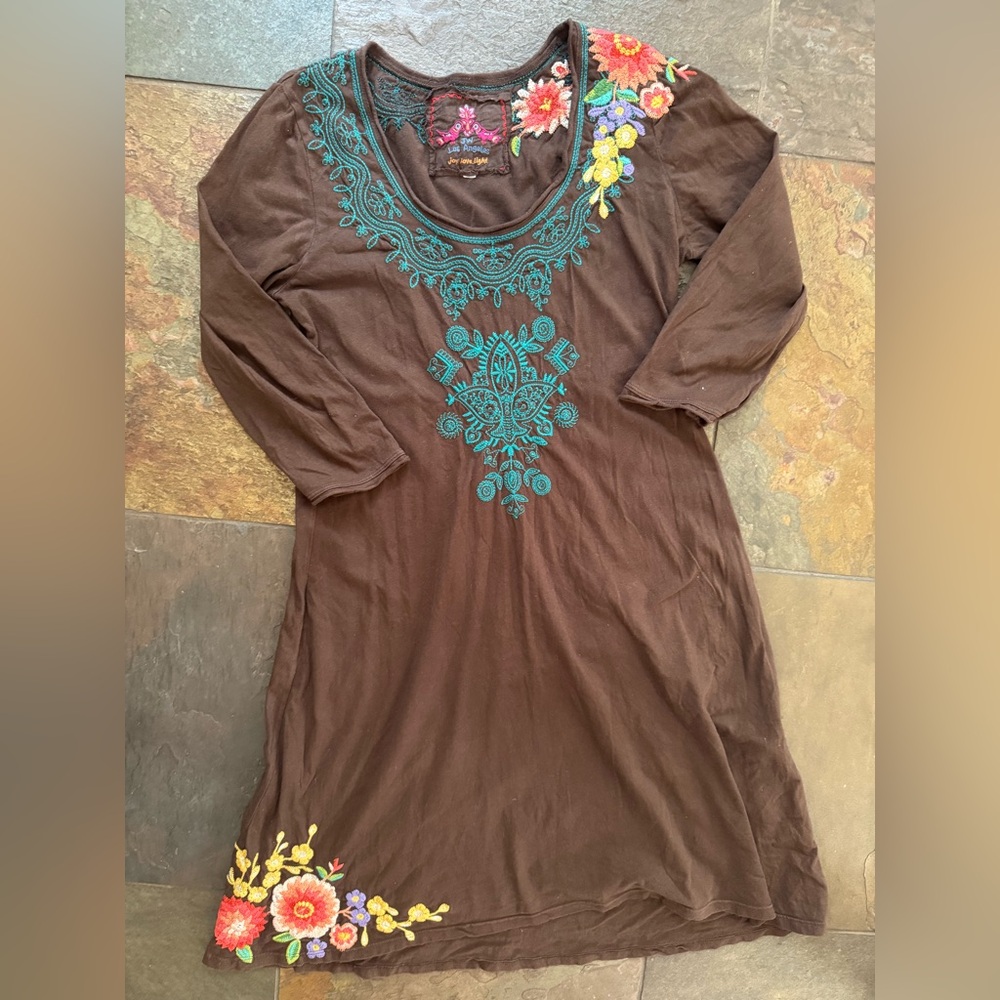 Johnny Was Los Angeles dress, brown, no size tag small? Pit to pit 17.5 inches